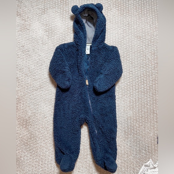 ••Carter’s Hooded Sherpa Snowsuit - Picture 3 of 3